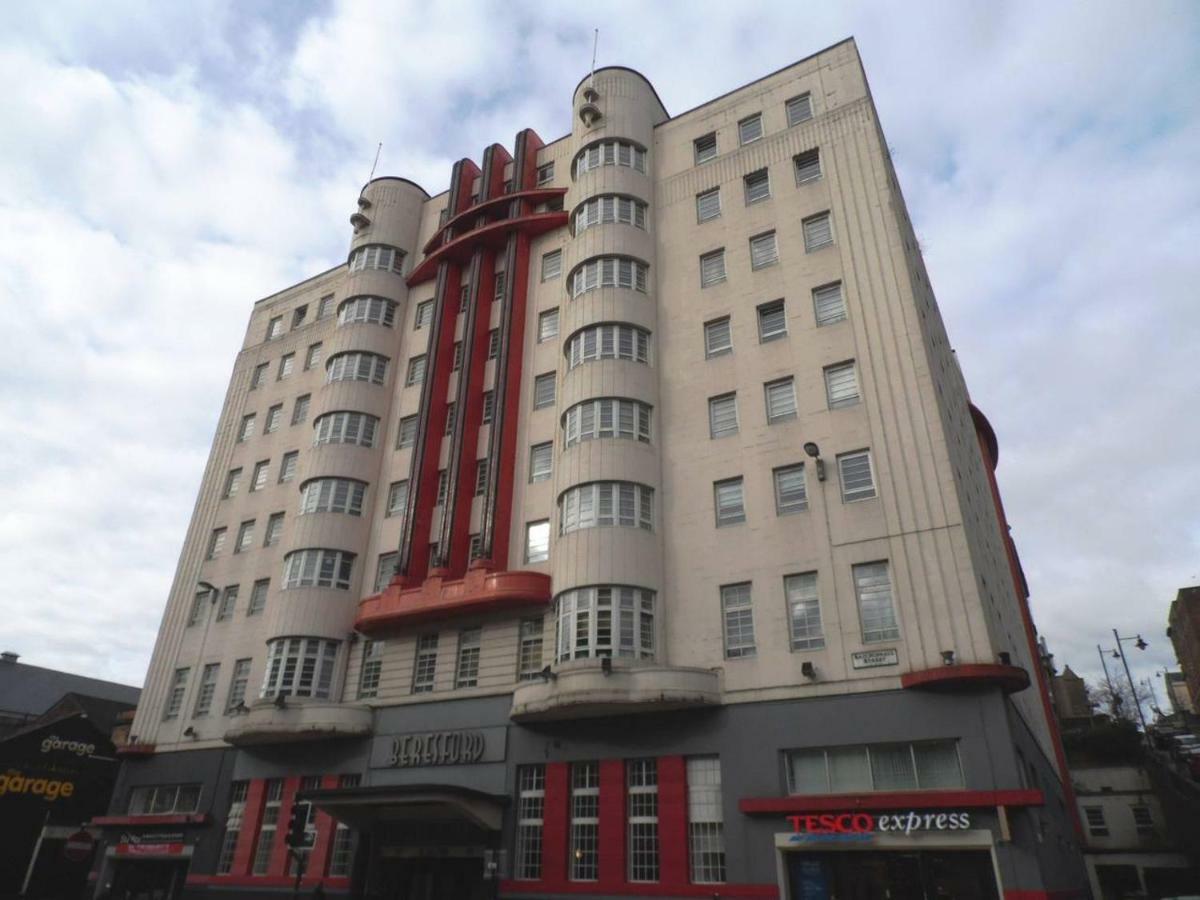 Art Deco Building On Vibrant Sauchiehall Street Glasgow Exterior photo
